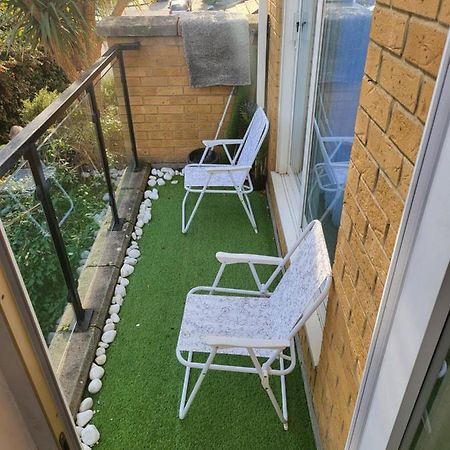 Lovely 2-Bedroom Holiday Home With Free Wifi London Exterior foto